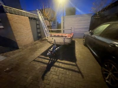 Dakdekkers bezig